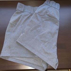 Lululemon On The Fly 2.5” shorts